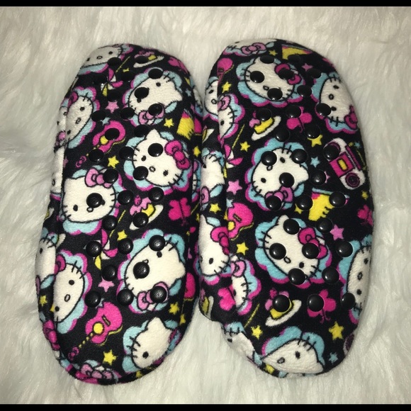 ✨Hello Kitty slippers socks & Hat ✨SZ 13/1 - Picture 3 of 5